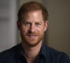 Si son frère cadet, le prince Harry en arbore une depuis plusieurs années, c'est la première fois que le prince de Galles parade avec aussi longtemps. 
Le prince Harry affirme dans sa nouvelle série Netflix " Heart of Invictus " qu'il a manqué de soutien de la part de la famille royale lorsqu'il est rentré d'Afghanistan, même s'il a déjà remercié son frère William de l'avoir aidé à suivre une thérapie.