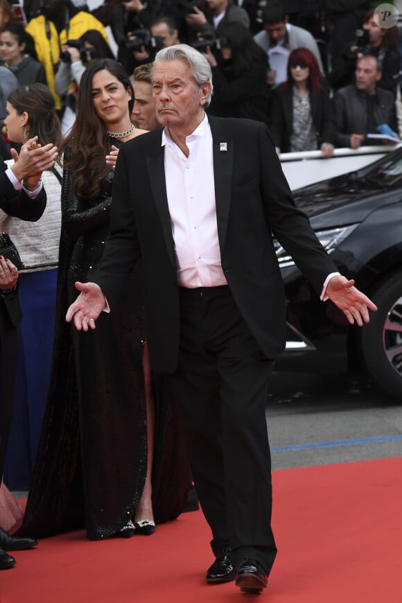 Elle est la mère d'Anouchka et Alain-Fabien, deux des enfants de l'acteur
Alain Delon et sa fille Anouchka Delon - Montée des marches du film "A Hidden Life" lors du 72ème Festival International du Film de Cannes, le 19 mai 2019. 