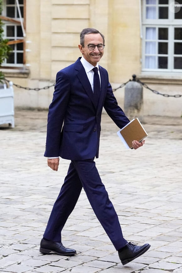 M. Bruno Retailleau, ministre de l’Interieur - Arrivées et sorties de la première réunion de l'ensemble du nouveau gouvernement à l'hôtel Matignon à Paris, France, le 23 septembre 2024. © Gervot/Panoramic/Bestimage