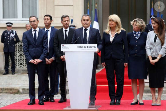 Passation de pouvoir entre l'ancien ministre de l'intérieur, Gérald Darmanin et son successeur, Bruno Retailleau, au ministère de l'intérieur à Paris, Paris, le 23 septembre 2024. © Stéphane Lemouton / Bestimage