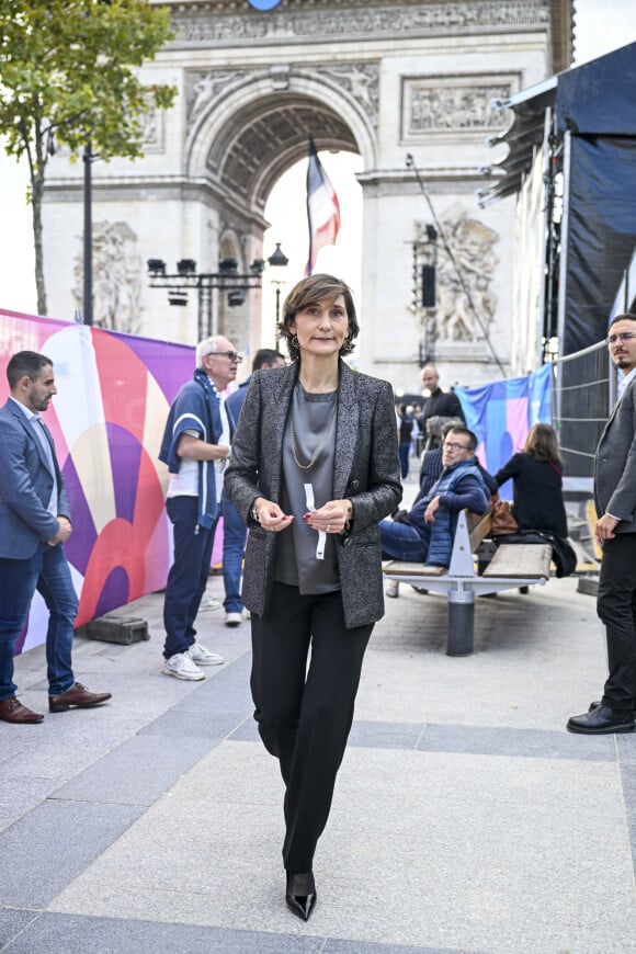 Amélie Oudéa-Castéra - Remise des médailles par le président de la République à l'Arc de Triomphe aux athlètes lors de la parade des champions à l'occasion des Jeux Olympiques et Paralympiques Paris 2024, sur l'avenue des Champs-Elysées à Paris. Le 14 septembre 2024 © Perusseau-Ramsamy / Bestimage 