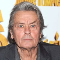 Alain Delon excédé par un célèbre acteur avec qui il jouait : "Tout d'un coup, il a dit : on se barre !"