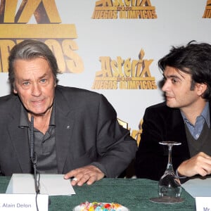 De quoi déconcerté l'un des réalisateurs Thomas Langman. Ce dernier garde un souvenir fort du film
Alain Delon lors de la conférence de presse d'"Astérix aux Jeux olympiques" à Madrid (archive)