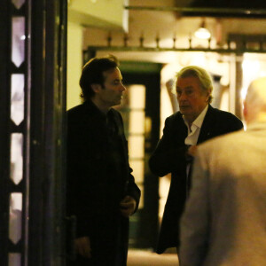 No credit - Bi - no web - Anthony Delon et Alain Delon - Sorties du restaurant - Alain Delon en famille pour fêter ses 80 ans au restaurant La Corte, rue du faubourg St-Honoré à Paris le 7 novembre 2015. L'acteur était entouré de son ex femme Nathalie Delon, de ses enfants Anthony Delon , accompagné de ses 3 filles Loup et Liv et Alsyon Le Borges, de sa fille Anouchka Delon et de son fils Alain-Fabien Delon.  no credit - BI - no web and no blog Alain Delon celebrates his 80 th birthday with his family (ex wife, Nathalie Delon, his children Anthony Delon and his 3 daughters Loup, Liv and Alyson le Borges, his daughter Anouchka Delon and his son Alain-Fabien Delon) at italian restaurant La Corte in Paris on November the 7 th. 