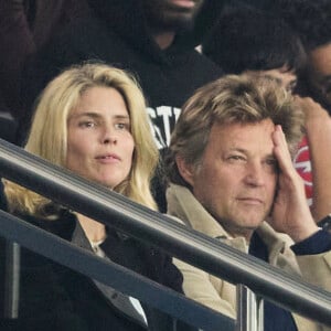 Alice Taglioni et son compagnon Laurent Delahousse - Célébrités dans les tribunes de la demi-finale retour de Ligue des champions entre le PSG face au Borussia Dortmund (0-1) au Parc des Princes à Paris le 7 mai 2024. © Cyril Moreau/Bestimage