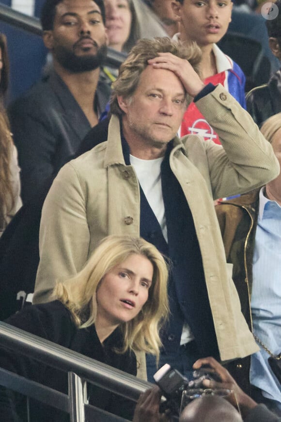 Alice Taglioni et son compagnon Laurent Delahousse - Célébrités dans les tribunes de la demi-finale retour de Ligue des champions entre le PSG face au Borussia Dortmund (0-1) au Parc des Princes à Paris le 7 mai 2024. © Cyril Moreau/Bestimage