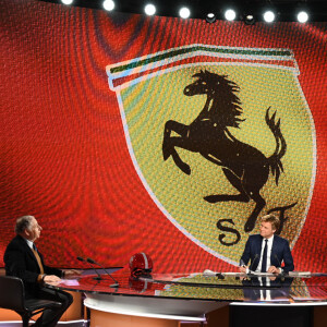 Laurent Delahousse reçoit Romain et Marion Grosjean, Angèle et Jean Todt sur le plateau de "20h30 Le Dimanche" sur France 2, le 12 décembre 2021. © DPPI / Panoramic / Bestimage 