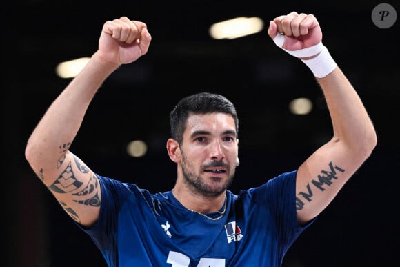 Il est un joueur de volley-ball professionnel doublement médaillé d'or !
Volley-ball : Sans trembler, la France éteint l'Italie et rejoint la Pologne en finale lors des jeux olympiques Paris 2024 (JO 2024) le 7 août 2024. © Federico Pestellini / Panoramic / Bestimage