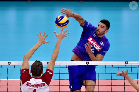 Nicolas Le Goff (Fra) lors de la petite finale du Championnat d'Europe à l'AccorHotels Arena à Paris, France, le 28 septembre 2019. La Pologne a gagné 26-24, 25-22, 25-21. © Jean-Baptiste Autissier/Panoramic/Bestimage 