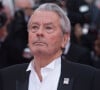 Le 18 août dernier, Alain Delon a rendu son dernier souffle à l'âge de 88 ans, laissant derrière lui des proches et fans éplorés.
Alain Delon (Palme d'Or d'Honneur du 72ème festival de Cannes avec un badge Paris Match d'une ancienne couverture du magazine titrant "Alain Delon, mes deux amours, Rosalie et Anouchka) - Montée des marches du film "A Hidden Life" lors du 72ème Festival International du Film de Cannes. Le 19 mai 2019 