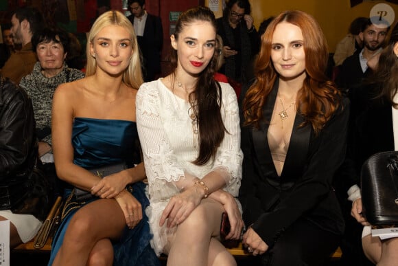 Lou Ruat, Sarah Barzyk, Agatha Maksimova - Photocall du défilé de mode Femmes Printemps/Été 2025 "Christophe Guillarmé" lors de la fashion week de Paris. Le 25 septembre 2024 © Jérémy Melloul / Bestimage 