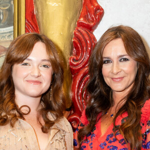 Emmanuelle Boidron est venue accompagnée de sa fille Leia pour découvrir le défilé à Paris
Emmanuelle Boidron et sa fille Leia - Photocall du défilé de mode Femmes Printemps/Été 2025 "Christophe Guillarmé" lors de la fashion week de Paris. Le 25 septembre 2024 © Jérémy Melloul / Bestimage 