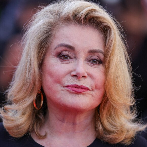 La somptueuse demeure de Catherine Deneuve a été rachetée par un groupe hôtelier prestigieux...
Catherine Deneuve assiste au tapis rouge de "L'Amour Ouf" au 77ème Festival de Cannes au Palais des Festivals. Photo par ShootPix/ABACAPRESS.COM