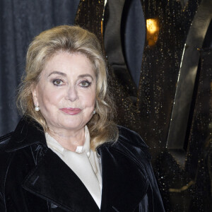 Catherine Deneuve au photocall du défilé Saint Laurent, Collection Prêt-à-porter Printemps / Eté 2025 dans le cadre de la Fashion Week de Paris le 24 septembre 2024. © Olivier Borde / Bestimage 