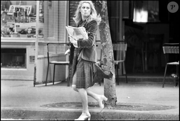 Archives Catherine Deneuve dans les rues de Paris.