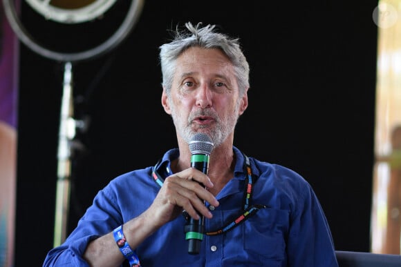 Conférence de presse en présence de Bruno Delporte, Luc Barruet et Antoine de Caunes - Festival Solidays qui fête cette année ses 25 ans sur la pelouse de l'hippodrome de Longchamp à Paris le 25 juin 2023. 