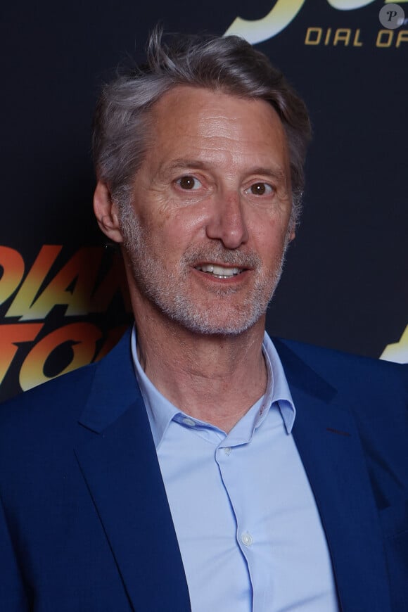 Antoine de Caunes - Photocall de la soirée "Indiana Jones et le cadran de la destinée" au Carlton Beach à Cannes, lors du 76ème Festival International du Film de Cannes. Le 18 mai 2023 © Christophe Clovis / Bestimage 