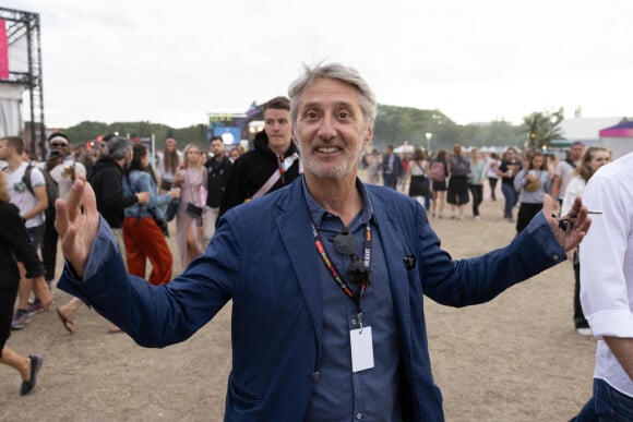 Antoine de Caunes en visite au festival Solidays 2022 à l'hippodrome ParisLongchamp le 26 juin 2022. © Jeremy Melloul/Bestimage 