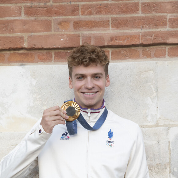 Léon Marchand - Les Toulousains ont accueilli avec ferveur les athlètes de la Ville rose et de ses alentours, après leur performance aux Jeux Olympiques de Paris 2024 sur la place du Capitole le 18 septembre 2024. © Frédéric Maligne/Bestimage 