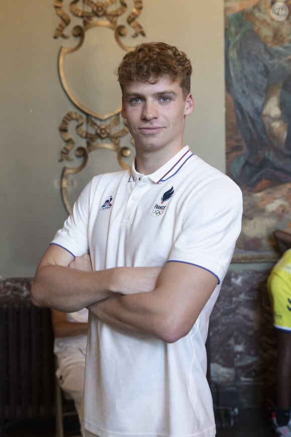 Léon Marchand - Les Toulousains ont accueilli avec ferveur les athlètes de la Ville rose et de ses alentours, après leur performance aux Jeux Olympiques de Paris 2024 sur la place du Capitole le 18 septembre 2024. © Frédéric Maligne/Bestimage 