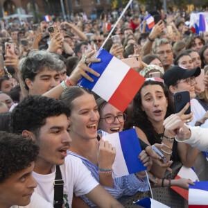 Léon Marchand - Les Toulousains ont accueilli avec ferveur les athlètes de la Ville rose et de ses alentours, après leur performance aux Jeux Olympiques de Paris 2024 sur la place du Capitole le 18 septembre 2024. © Frédéric Maligne/Bestimage 