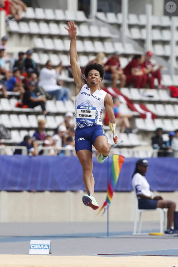 Arnaud Assoumani est né sans avant-bras gauche et a découvert l'athlétisme après avoir essayé la natation.
Arnaud Assoumani - Championnats du Monde de Para Athlétisme PARIS'23, le 12 juillet 2023. 