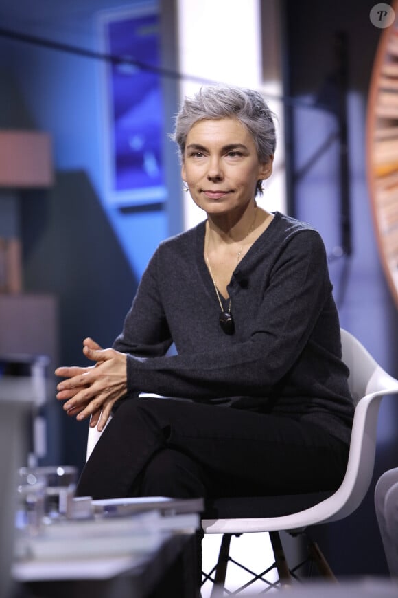 Portrait de Elisabeth Quin (La Grande Librairie France 5)