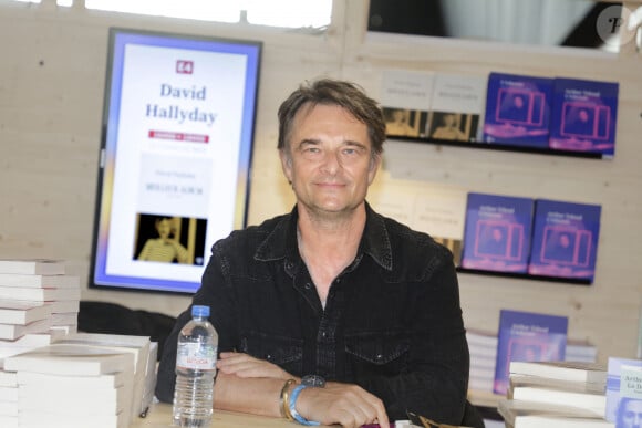 David Hallyday au Festival du Livre de Paris 2024 au Grand Palais Éphémère le 14 avril 2024. © Cédric Perrin / Bestimage 