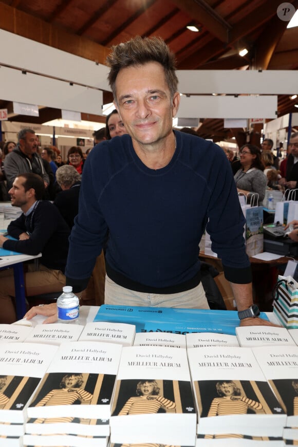 David Hallyday lors de la 41ème Foire du Livre de Brive dans La Halle Brassens, à Brive-la-Gaillarde, France, le 11 novembre 2023. © Jean-Marc-Lhomer/Bestimage 