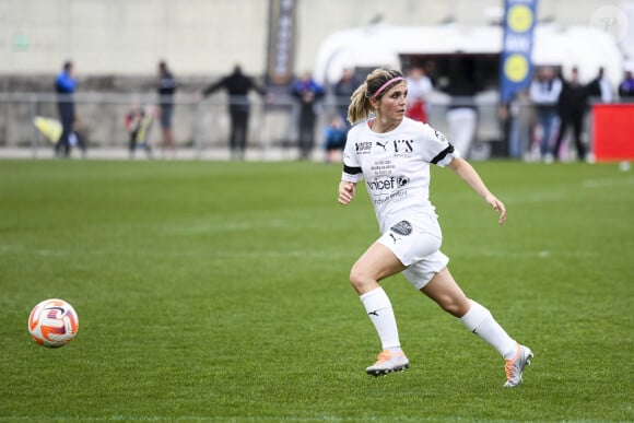 Margot Dumont lors du match de football caritatif pour l’UNICEF opposant la Team Unicef face à la Team Bourg-en-Bresse au stade Jean Laville à Bourg-en-Bresse, France, le 10 avril 2023. L’UNICEF a récolté 10 000€ devant plus de 4000 spectateurs.© Pierre Perusseau/Bestimage