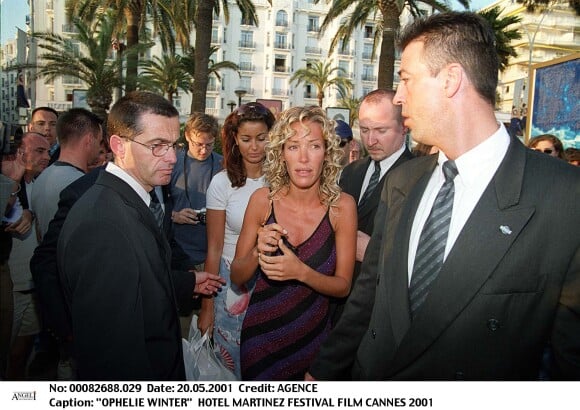 Ophélie Winter à Cannes à l'hôtel Martinez en 2001