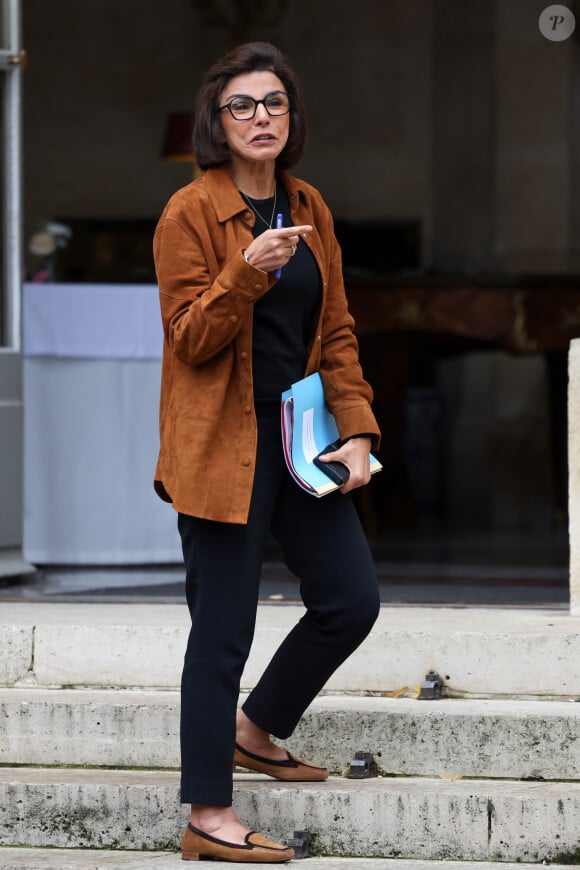 Son emploi du temps est bien rempli et donc millimétré !
La ministre de la Culture et du Patrimoine, Rachida Dati - Séminaire gouvernemental à l'Hotel de Matignon, Paris, le 27 septembre 2024. © Stéphane Lemouton / Bestimage