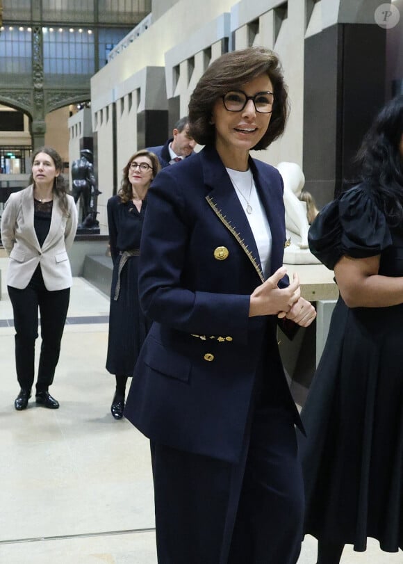 Et c'est sur le ring que ça se passe. Dans "Gala", on apprend qu'elle pratique la boxe
La ministre de la Culture Rachida Dati lors de la venue de La reine Sonja de Norvège en visite au Musee d'Orsay pour l'exposition de Harriet Backer à Paris le 23 Septembre 2024© Denis Guignebourg/Bestimage 