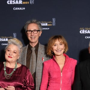 Christian Clavier, Michel Blanc, Josiane Balasko, Thierry Lhermitte, Marie-Anne Chazel, Gérard Jugnot et Bruno Moynot lors du photocall lors de la 46ème cérémonie des César à l'Olympia à Paris le 12 mars 2021 © Pascal le Segretain / Pool / Bestimage