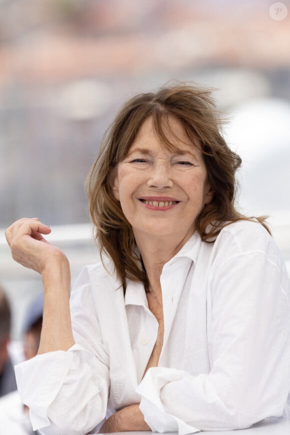 Jane Birkin (habillée en Celine) au photocall du film Jane par Charlotte (Cannes première) lors du 74ème festival international du film de Cannes le 8 juillet 2021 © Borde / Jacovides / Moreau / Bestimage