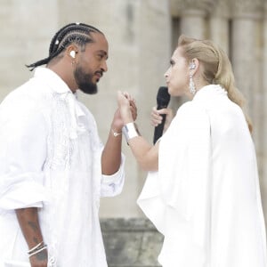 Slimane, Lara Fabian lors du dernier relais de La Flamme Olympiques avant la cérémonie d'ouverture des Jeux Olympiques (JO) de Paris 2024 à Saint-Denis, Seine Saint-Denis, France, le 26 juillet 2024. © Melloul-Tribeca/Bestimage