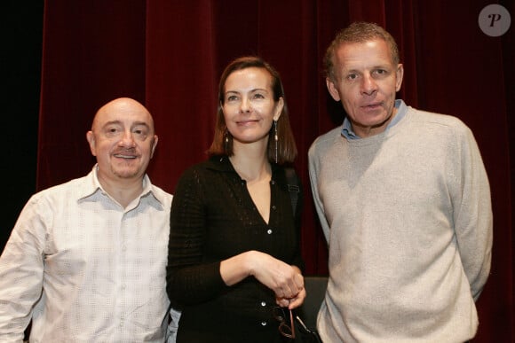 
Les acteurs français Michel Blanc et Carole Bouquet et le journaliste Patrick Poivre D'Arvor assistent à un spectacle spécial pour le 250ème anniversaire du génie Wolfgang Amadeus Mozart enregistré par Radio Classique au théâtre Olympia à Paris, France, le 27 janvier 2006. Photo par Laurent Zabulon/ABACAPRESS.COM