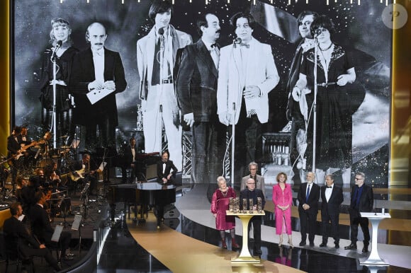 Un César spécial pour la troupe du Splendid, Josiane Balasko, Michel Blanc, Thierry Lhermitte, Marie-Anne Chazel, Gérard Jugnot, Christian Clavier et Bruno Moynot, sur scène lors de la 46ème cérémonie des César à l'Olympia à Paris le 12 mars 202. © Dominique Charriau/ Pool / Bestimage  46th Cesar Film Awards 2021 ceremony at Olympia in Paris on March 12th, 2021 