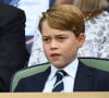  "Catherine et moi adorons nager. George adore la plongée sous-marine" a-t-il indiqué très fier du frère de Louis et Charlotte.
Le prince George de Cambridge dans les tribunes de la finale du tournoi de Wimbledon, le 10 juillet 2022. © Ray Tang/Zuma Press/Bestimage 