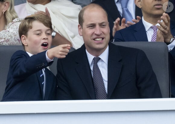 Le prince William, duc de Cambridge, le prince George - La famille royale d'Angleterre lors de la parade devant le palais de Buckingham, à l'occasion du jubilé de la reine d'Angleterre. le 5 juin 2022