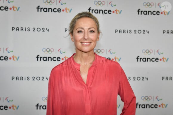 Anne Sophie Lapix, journaliste et animatrice de télévision française, pose pour un photocall avant la conférence de presse "Paris 2024" de France Télévision, à Paris, le 11 juin 2024. Photo par Firas Abdullah/ABACAPRESS.COM