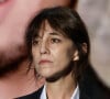 L'émotion battait son plein au rassemblement organisé par le Crif, à Paris. 
Charlotte Gainsbourg lors d'une cérémonie organisée par le Conseil des institutions juives de France (CRIF) en hommage aux victimes des attentats du Hamas contre Israël, à l'occasion du premier anniversaire de l'événement, à Paris. © Stéphane Lemouton / Bestimage