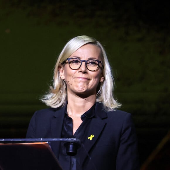 Laurence Ferrari a, elle aussi, pris la parole après avoir observé une minute de silence avec toute la salle du Dôme, dans le 15ème arrondissement de Paris.
La journaliste, Laurence Ferrari lors d'une cérémonie organisée par le Conseil des institutions juives de France (CRIF) en hommage aux victimes des attentats du Hamas du 7 octobre 2023 contre Israël, à l'occasion du premier anniversaire de l'événement, à Paris, le 7 octobre 2024. © Stéphane Lemouton / Bestimage