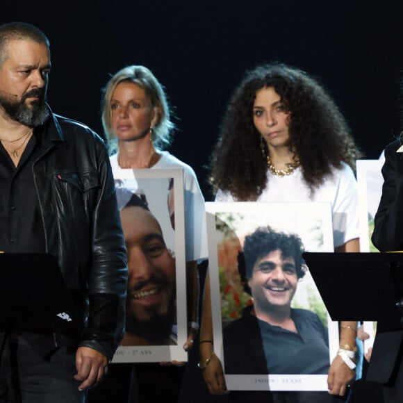 L'auteur, Joann Sfar et l'actrice Sandrine Kiberlain lors d'une cérémonie organisée par le Conseil des institutions juives de France (CRIF) en hommage aux victimes des attentats du Hamas du 7 octobre 2023 contre Israël, à l'occasion du premier anniversaire de l'événement, à Paris, le 7 octobre 2024. © Stéphane Lemouton / Bestimage