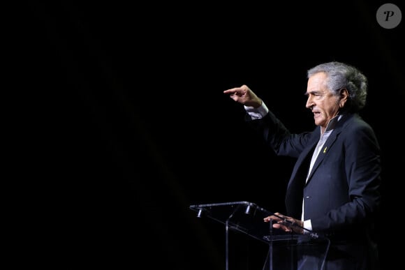 Le philosophe et écrivain Bernard-Henri Levy lors d'une cérémonie organisée par le Conseil des institutions juives de France (CRIF) en hommage aux victimes des attentats du Hamas du 7 octobre 2023 contre Israël, à l'occasion du premier anniversaire de l'événement, à Paris, le 7 octobre 2024. © Stéphane Lemouton / Bestimage