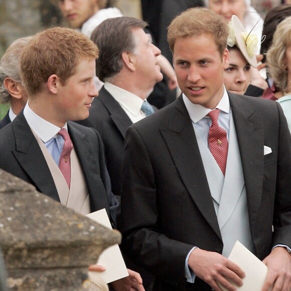 D'après l'auteur de "The King", Christopher Andersen pour "Fox News Digital", le célèbre rappeur aurait souhaité d'ailleurs y voir, les princes Harry et Willliam... Sans succès !
Londres, Royaume-Uni - Le Prince William et le Prince Harry.