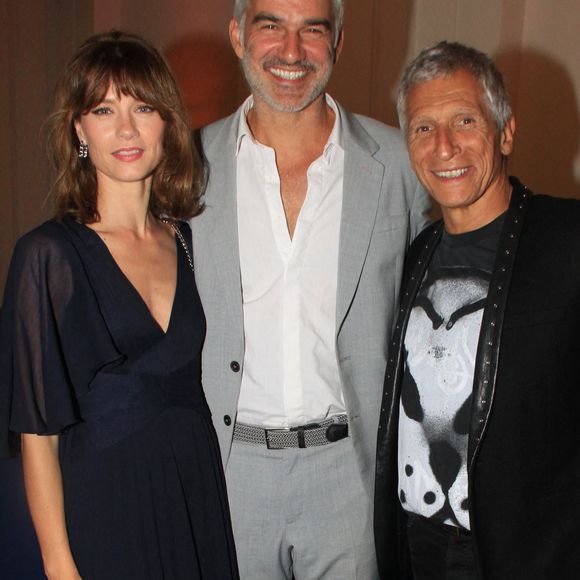 Ou encore de Nagui ! 
Alice Dufour, François Vincentelli et Nagui lors de la soirée de gala "Enfance Majuscule" au profit de l'enfance maltraitée à la Salle Gaveau à Paris le 7 octobre 2024. Enfance Majuscule milite activement pour une libération de la parole des victimes, et pour une réelle prise en compte par les pouvoirs publics des violences et des maltraitances quotidiennes subies par les enfants. © Philippe Baldini / Bestimage 