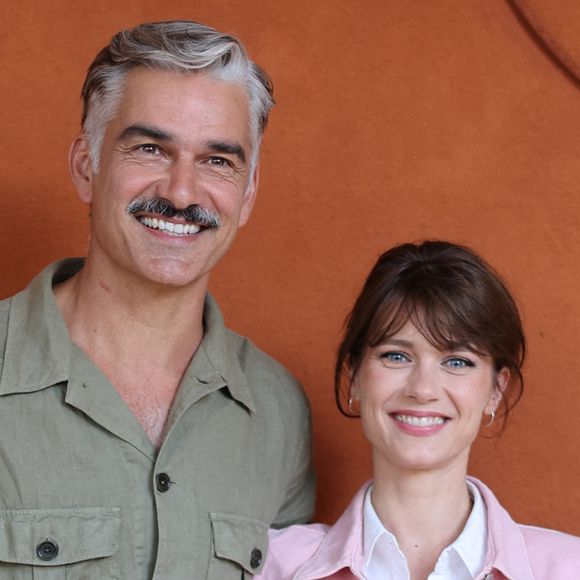 François Vincentelli et sa femme Alice Dufour - Célébrités au village lors des Internationaux de France de tennis de Roland Garros 2024 à Paris le 9 juin 2024. 