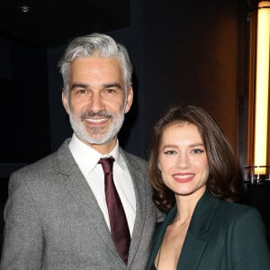 François Vincentelli et sa femme Alice Dufour - 29ème cérémonie des Lauriers de l'Audiovisuel au théâtre Marigny à Paris le 26 février 2024. Patronnée par le ministère de la Culture et la Commission nationale Française pour L’UNESCO, organisée au Théâtre Marigny, la cérémonie des Lauriers, fédère depuis 28 ans l’ensemble des professionnels de la filière audiovisuelle française. Présentée par H. Sy et P. Simonin, mise en images par J. Revon, elle sera diffusée sur TV5MONDE (France, Belgique, Suisse, Monaco, Europe et Afrique) dès le 28 Février, puis disponible gratuitement sur la plateforme francophone mondiale TV5Mondeplus. © Coadic Guirec/Bestimage