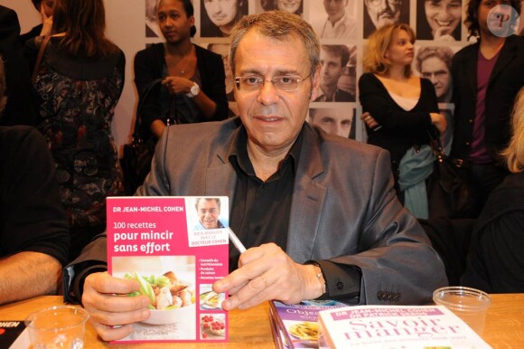 La Salon du Livre 2010 se tient à Paris jusqu'au 31 mars, et accueille de nombreux people-auteurs, dont Jean-Michel Cohen
